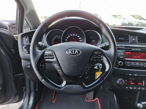 Kia Ceed II с пробегом 2014 года, цена 1 300 000 рублей, 95240 км, универсал, Автокод Объявления