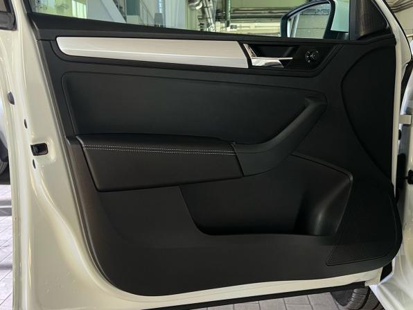 Skoda Rapid I Рестайлинг с пробегом 2019 года, цена 1 425 000 рублей, 92090 км, лифтбек, Автокод Объявления