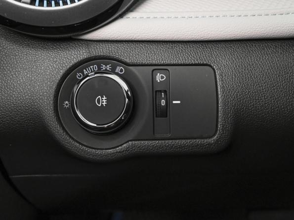 Chevrolet Monza II Рестайлинг с пробегом 2023 года, цена 1 768 000 рублей, 5501 км, седан, Автокод Объявления