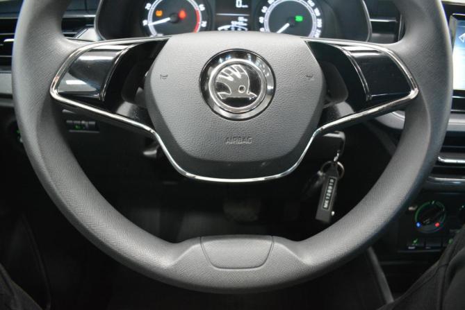 Skoda Rapid II с пробегом 2021 года, цена 1 649 000 рублей, 95000 км, лифтбек, Автокод Объявления