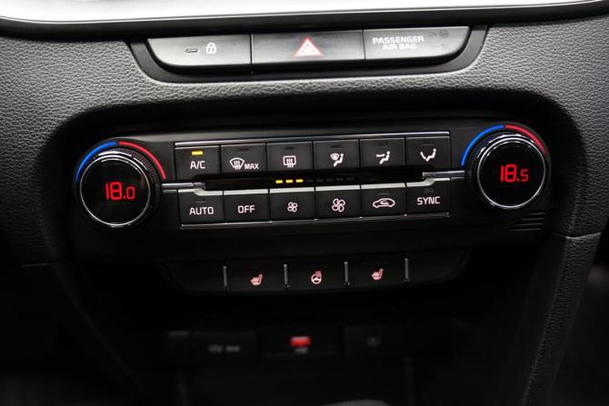 Kia Ceed III с пробегом 2020 года, цена 2 185 000 рублей, 61773 км, универсал, Автокод Объявления