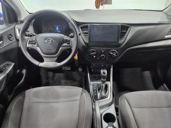 Hyundai Solaris II с пробегом 2017 года, цена 1 249 000 рублей, 159248 км, седан, Автокод Объявления