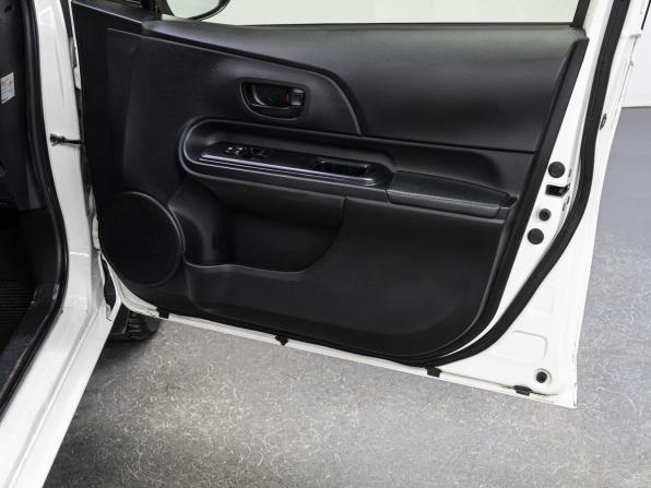 Toyota Aqua I Рестайлинг 2 с пробегом 2017 года, цена 925 000 рублей, 200803 км, хэтчбек, Автокод Объявления