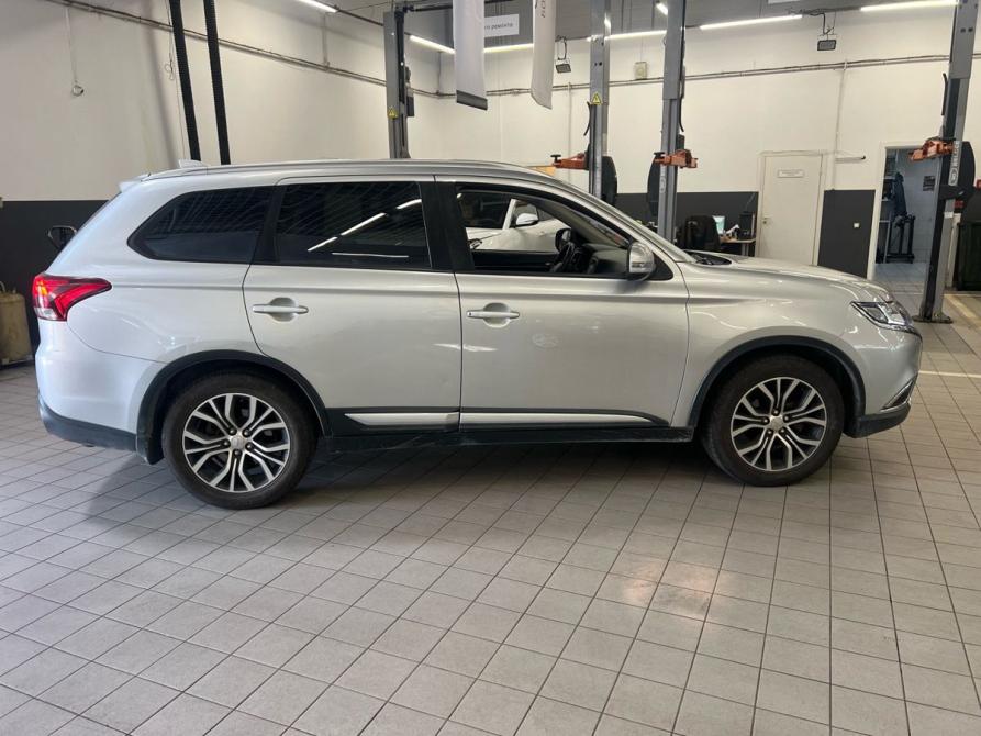 Mitsubishi Outlander III Рестайлинг 2 Санкт-Петербург  - изображение 4