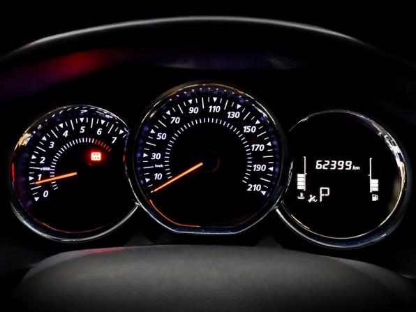 Renault Sandero II Рестайлинг с пробегом 2021 года, цена 1 359 000 рублей, 62235 км, хэтчбек, Автокод Объявления