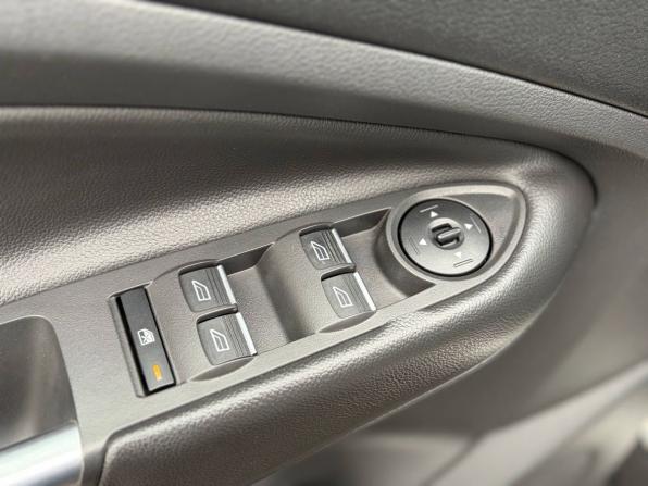 Ford Kuga II Рестайлинг с пробегом 2017 года, цена 1 495 000 рублей, 190000 км, внедорожник, Автокод Объявления
