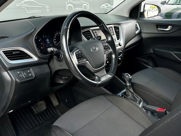 Hyundai Solaris II с пробегом 2019 года, цена 1 316 700 рублей, 129861 км, седан, Автокод Объявления