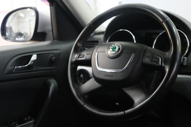 Skoda Yeti I с пробегом 2013 года, цена 1 099 000 рублей, 92000 км, внедорожник, Автокод Объявления