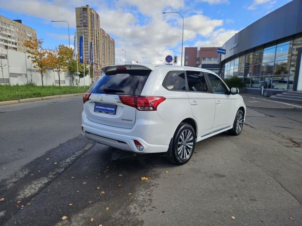 Mitsubishi Outlander III Рестайлинг 3 с пробегом 2022 года, цена 2 450 000 рублей, 32920 км, внедорожник, Автокод Объявления