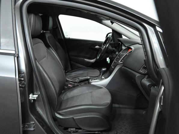 Opel Astra J с пробегом 2012 года, цена 650 000 рублей, 218106 км, хэтчбек, Автокод Объявления