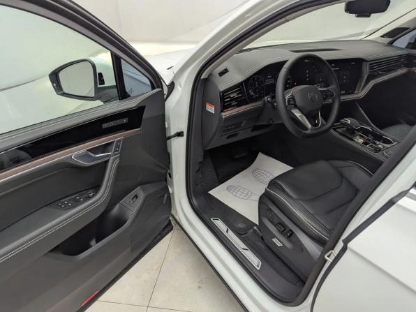 Новый Volkswagen Touareg III Рестайлинг 2024 года, цена 11 100 000 рублей, внедорожник, Автокод Объявления