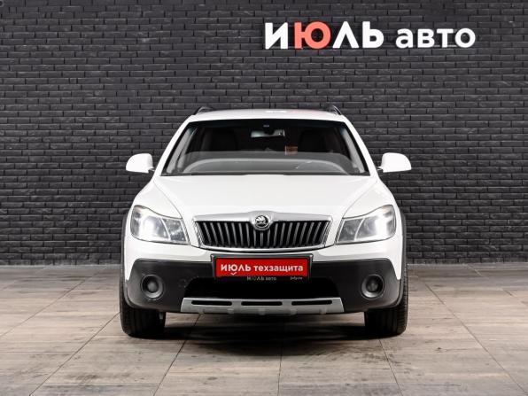 Skoda Octavia II (A5) Рестайлинг с пробегом 2013 года, цена 1 250 000 рублей, 223085 км, универсал, Автокод Объявления