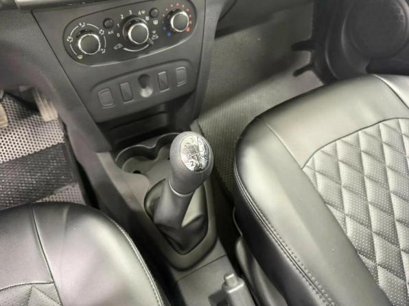 Renault Logan II Рестайлинг с пробегом 2019 года, цена 1 010 880 рублей, 108666 км, седан, Автокод Объявления