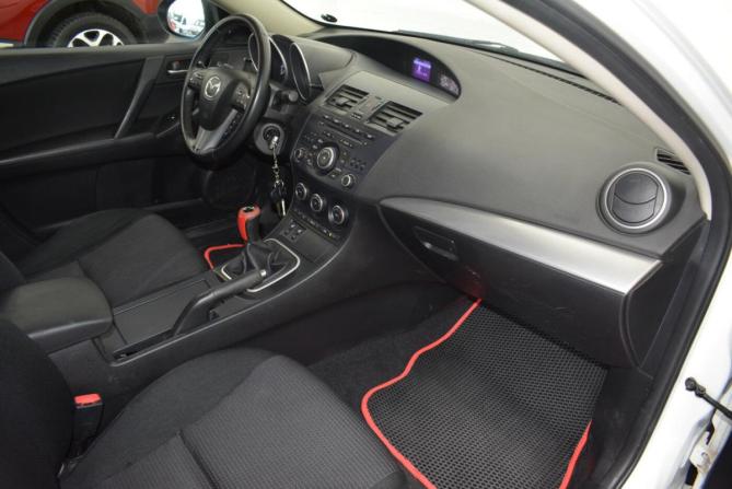 Mazda 3 II (BL) Рестайлинг с пробегом 2012 года, цена 899 000 рублей, 173000 км, седан, Автокод Объявления