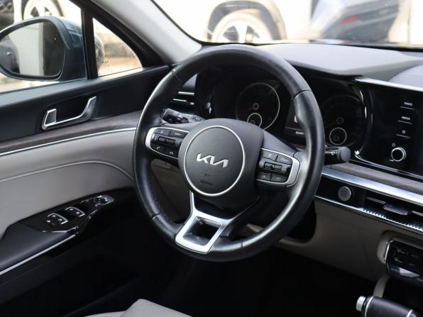Kia K5 III с пробегом 2022 года, цена 2 770 000 рублей, 82347 км, седан, Автокод Объявления