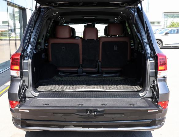 Toyota Land Cruiser 200 Series Рестайлинг 2 с пробегом 2019 года, цена 7 998 000 рублей, 82477 км, внедорожник, Автокод Объявления
