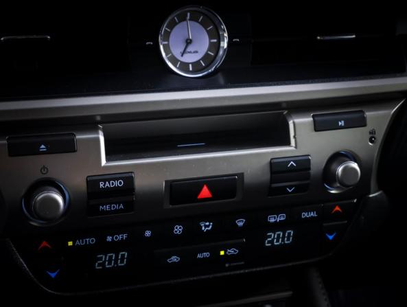 Lexus ES VI Рестайлинг с пробегом 2015 года, цена 2 320 000 рублей, 145148 км, седан, Автокод Объявления