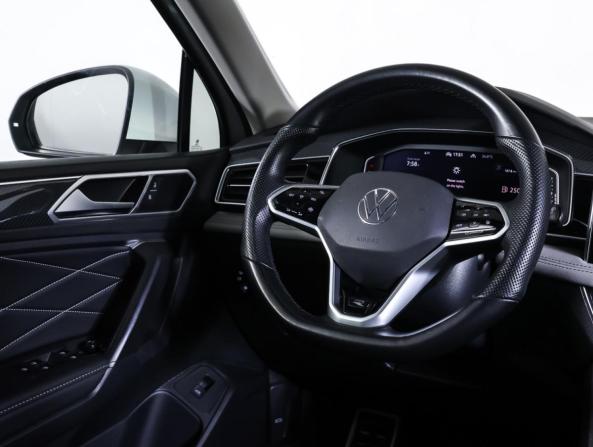 Volkswagen Tiguan II Рестайлинг с пробегом 2022 года, цена 3 798 000 рублей, 70000 км, внедорожник, Автокод Объявления