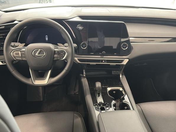 Lexus RX V с пробегом 2025 года, цена 7 935 000 рублей, 63 км, внедорожник, Автокод Объявления