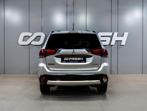 Mitsubishi Outlander III Рестайлинг 2 с пробегом 2015 года, цена 1 799 000 рублей, 164363 км, внедорожник, Автокод Объявления