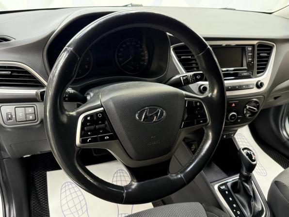 Hyundai Solaris II с пробегом 2017 года, цена 1 360 000 рублей, 96754 км, седан, Автокод Объявления