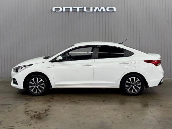 Hyundai Solaris II с пробегом 2018 года, цена 1 047 000 рублей, 99114 км, седан, Автокод Объявления