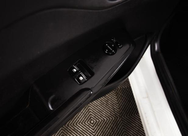 Hyundai Solaris II с пробегом 2017 года, цена 749 000 рублей, 588000 км, седан, Автокод Объявления