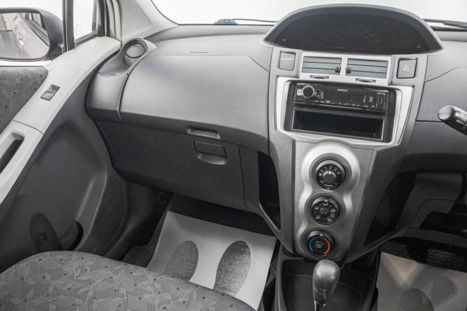 Toyota Vitz II (XP90) с пробегом 2010 года, цена 639 000 рублей, 174000 км, хэтчбек, Автокод Объявления