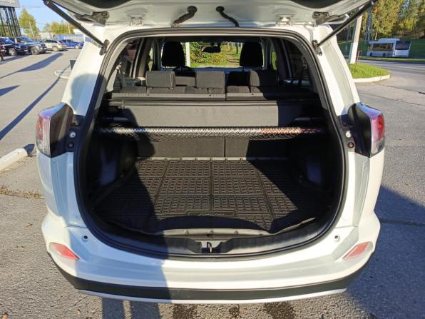 Toyota RAV4 IV (XA40) Рестайлинг с пробегом 2015 года, цена 2 117 000 рублей, 179585 км, внедорожник, Автокод Объявления