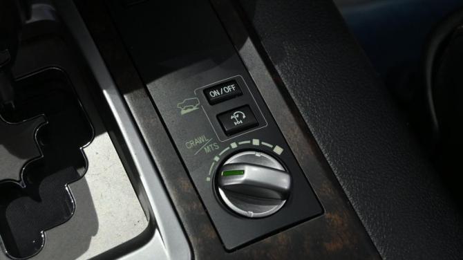 Toyota Land Cruiser 200 Series Рестайлинг 1 с пробегом 2015 года, цена 6 800 000 рублей, 48600 км, внедорожник, Автокод Объявления