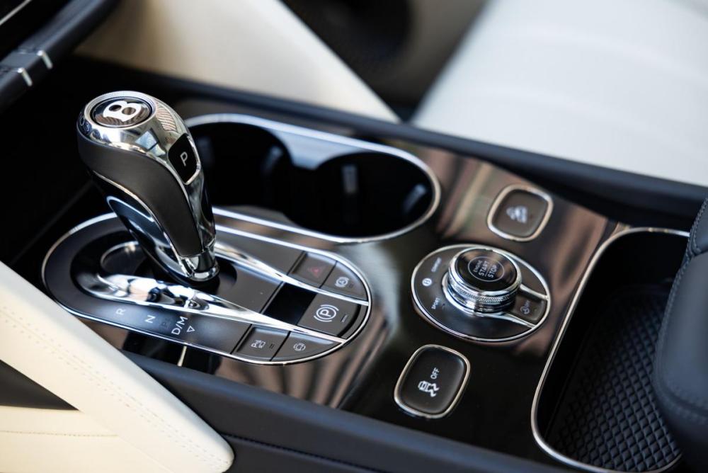 Bentley Bentayga I Рестайлинг Москва  - изображение 26