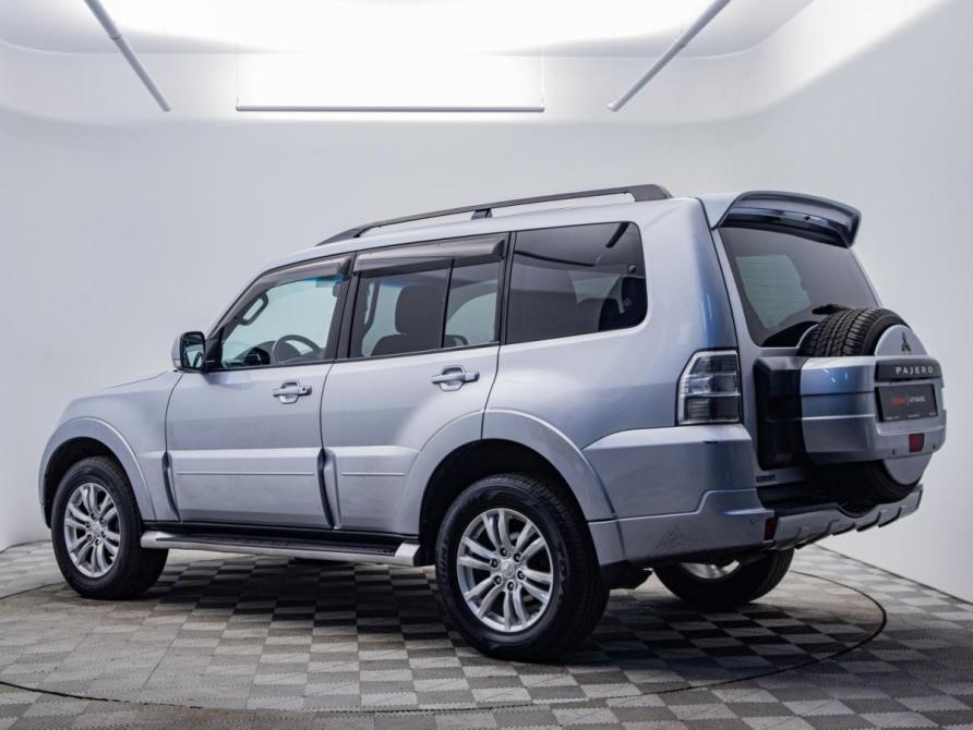 Mitsubishi Pajero IV Рестайлинг 1 Москва  - изображение 3