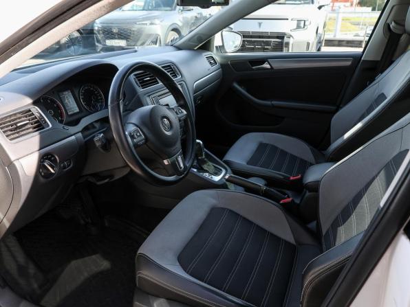 Volkswagen Jetta VI с пробегом 2013 года, цена 1 049 000 рублей, 98782 км, седан, Автокод Объявления