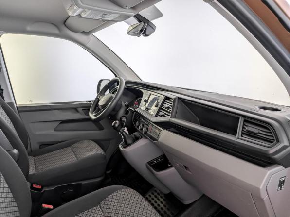 Volkswagen Caravelle T6 Рестайлинг с пробегом 2021 года, цена 4 320 000 рублей, 62925 км, минивэн, Автокод Объявления