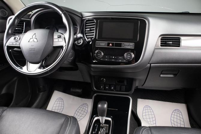 Mitsubishi Outlander III Рестайлинг 3 с пробегом 2019 года, цена 2 389 000 рублей, 95733 км, внедорожник, Автокод Объявления