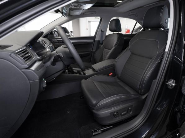 Skoda Superb III Рестайлинг с пробегом 2025 года, цена 3 275 000 рублей, 50 км, лифтбек, Автокод Объявления