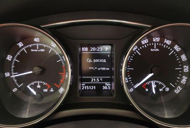 Skoda Superb II Рестайлинг с пробегом 2013 года, цена 1 120 000 рублей, 215047 км, лифтбек, Автокод Объявления