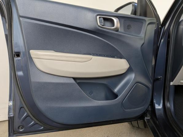 Hyundai Venue I с пробегом 2021 года, цена 1 800 000 рублей, 49110 км, внедорожник, Автокод Объявления