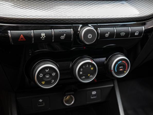 Lada (ВАЗ) Vesta I Рестайлинг (NG) с пробегом 2025 года, цена 1 430 000 рублей, 5412 км, седан, Автокод Объявления