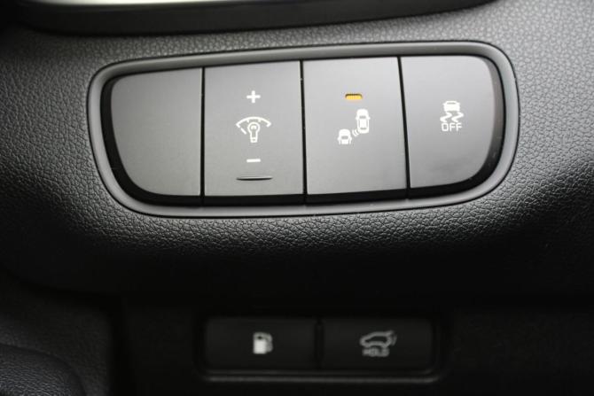 Kia Sorento III Prime Рестайлинг с пробегом 2018 года, цена 2 925 000 рублей, 136000 км, внедорожник, Автокод Объявления