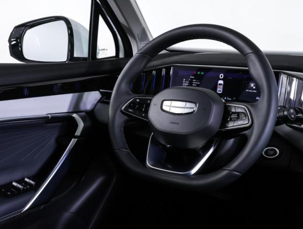 Geely Atlas II с пробегом 2025 года, цена 3 164 000 рублей, 3221 км, внедорожник, Автокод Объявления