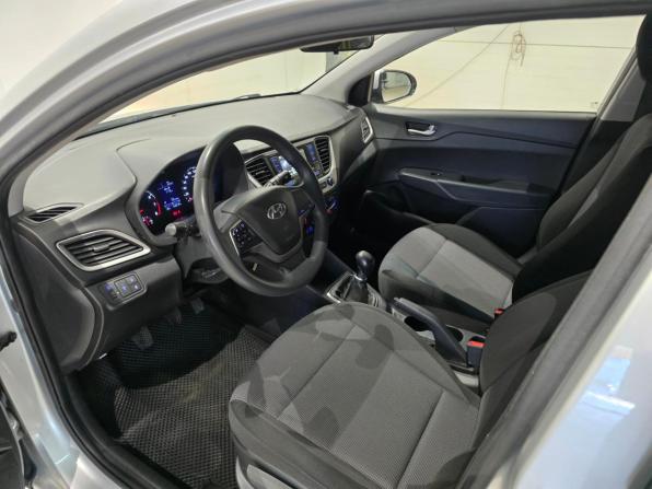 Hyundai Solaris II с пробегом 2017 года, цена 920 000 рублей, 152817 км, седан, Автокод Объявления