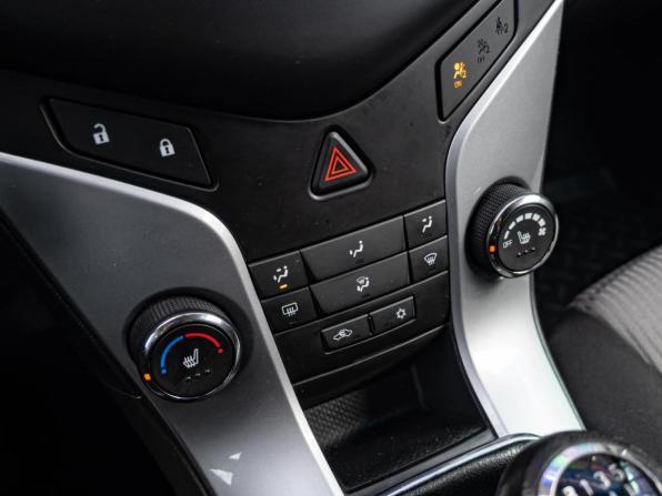 Chevrolet Cruze I Рестайлинг с пробегом 2014 года, цена 869 000 рублей, 210826 км, хэтчбек, Автокод Объявления