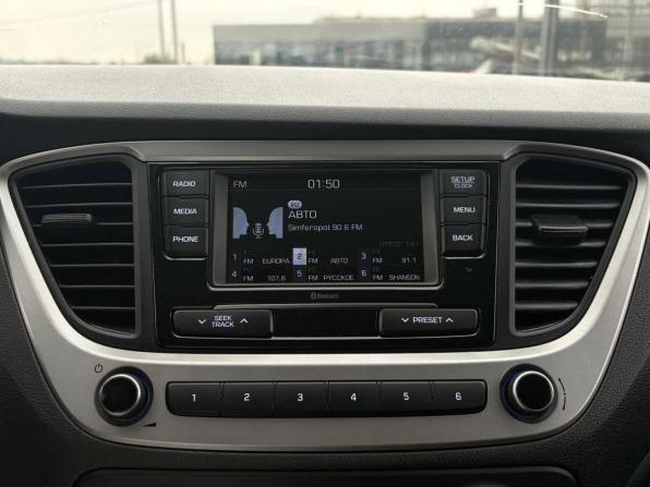 Hyundai Solaris II с пробегом 2018 года, цена 1 350 000 рублей, 128422 км, седан, Автокод Объявления