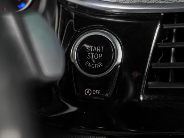 BMW 5 серии VII (G30/G31/G38) с пробегом 2019 года, цена 4 249 000 рублей, 68767 км, седан, Автокод Объявления