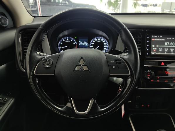 Mitsubishi Outlander III Рестайлинг 3 с пробегом 2020 года, цена 1 839 000 рублей, 97000 км, внедорожник, Автокод Объявления