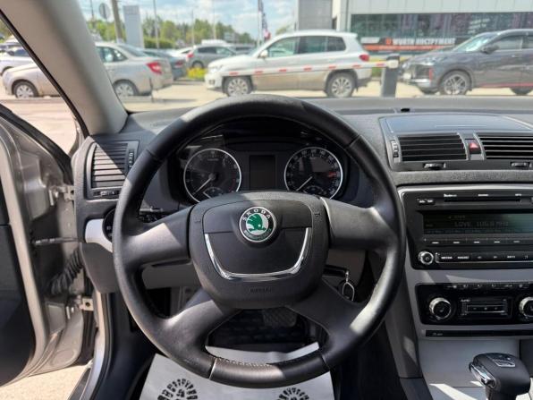 Skoda Octavia II (A5) Рестайлинг с пробегом 2012 года, цена 999 000 рублей, 126052 км, лифтбек, Автокод Объявления