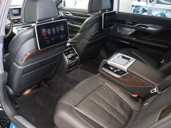 BMW 7 серии VI (G11/G12) с пробегом 2016 года, цена 3 900 000 рублей, 92075 км, седан, Автокод Объявления