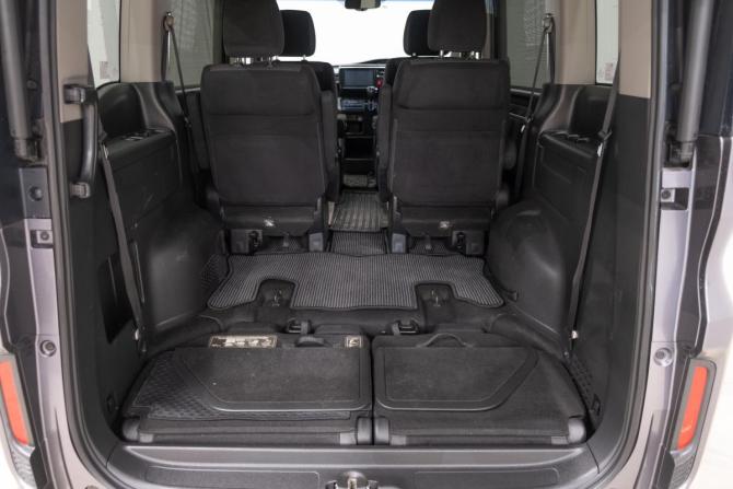 Honda Stepwgn V с пробегом 2017 года, цена 1 889 000 рублей, 136815 км, минивэн, Автокод Объявления