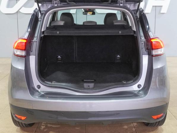 Renault Scenic IV с пробегом 2017 года, цена 1 470 000 рублей, 171937 км, компактвэн, Автокод Объявления